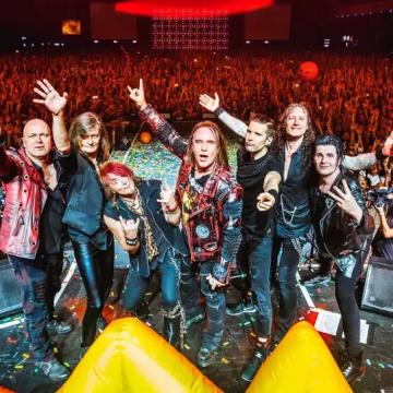 HELLOWEEN – “FUTURE WORLD” FROM LIVE AT BUDOKAN