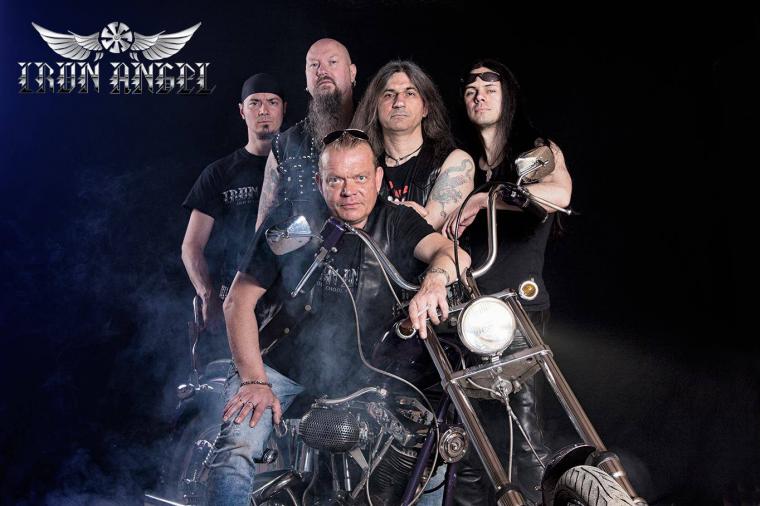 ΟΙ ΘΡΥΛΙΚΟΙ IRON ANGEL ΕΠΙΣΤΡΕΦΟΥΝ ΜΕΤΑ ΑΠΟ 30 ΧΡΟΝΙΑ ΜΕ ΝΕΟ ΑΛΜΠΟΥΜ