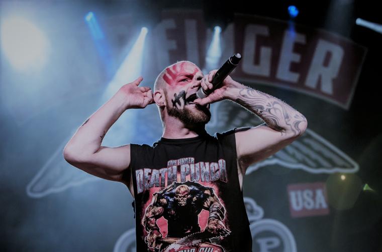 FIVE FINGER DEATH PUNCH: ΤO ΜΗΝΥΜΑ ΤΟΥ IVAN, ΕΠΙΣΤΡΟΦΗ ΣΤΟ ΜΙΚΡΟΦΩΝΟ ΤΟΝ ΑΥΓΟΥΣΤΟ