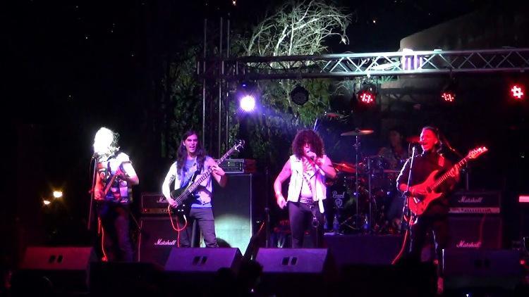 DIAMOND CHAZER: SINGLE, EΞΩΦΥΛΛΟ ΚΑΙ ΤRACKLIST TOY ΠΡΩΤΟΥ ΑΛΜΠΟΥΜ