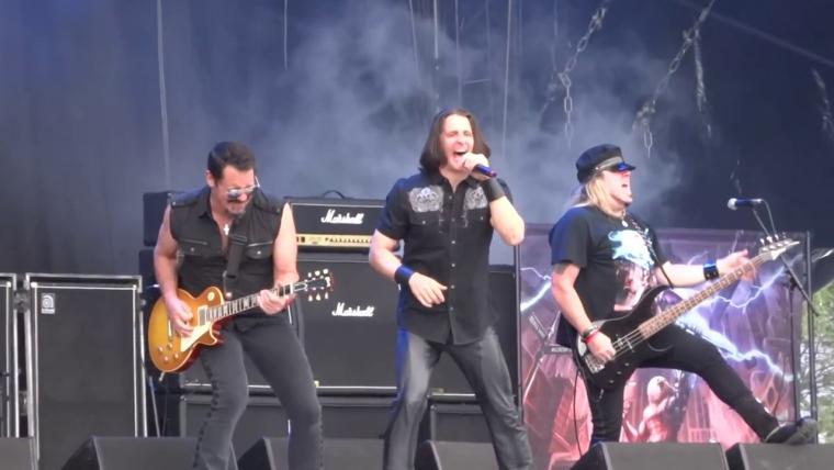 RIOT V  VIDEO ΓΙΑ ΤΟ "HEART OF A LION"