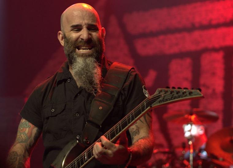 SCOTT IAN : ΖΗΛΕΥΩ ΤΗΝ ΕΠΙΤΥΧΙΑ ΤΩΝ METALLICA