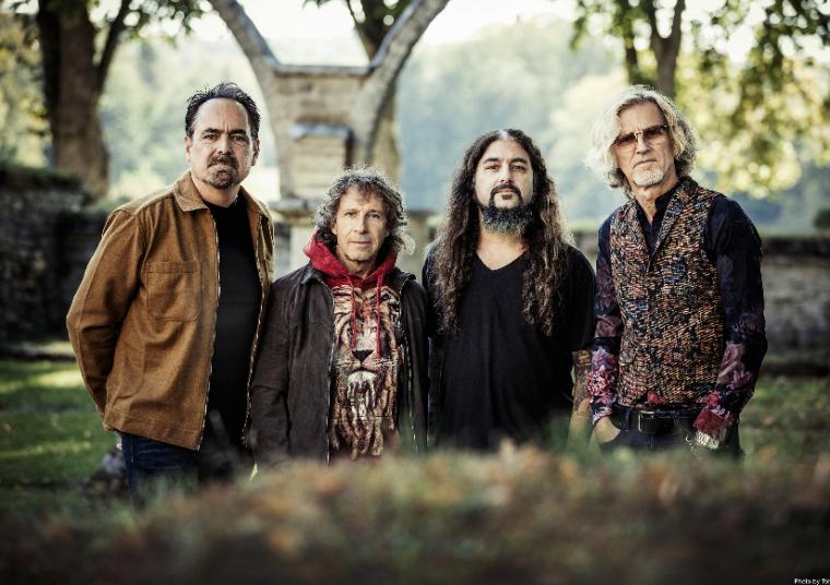 TRANSATLANTIC DEBUT LIVE VIDEO FOR "WE ALL NEED SOME LIGHT" (LIVE IN PARIS 2022)