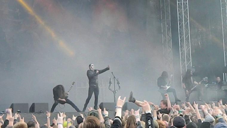 NO MORE AMERICA ΓΙΑ ΤΟΥΣ SATYRICON